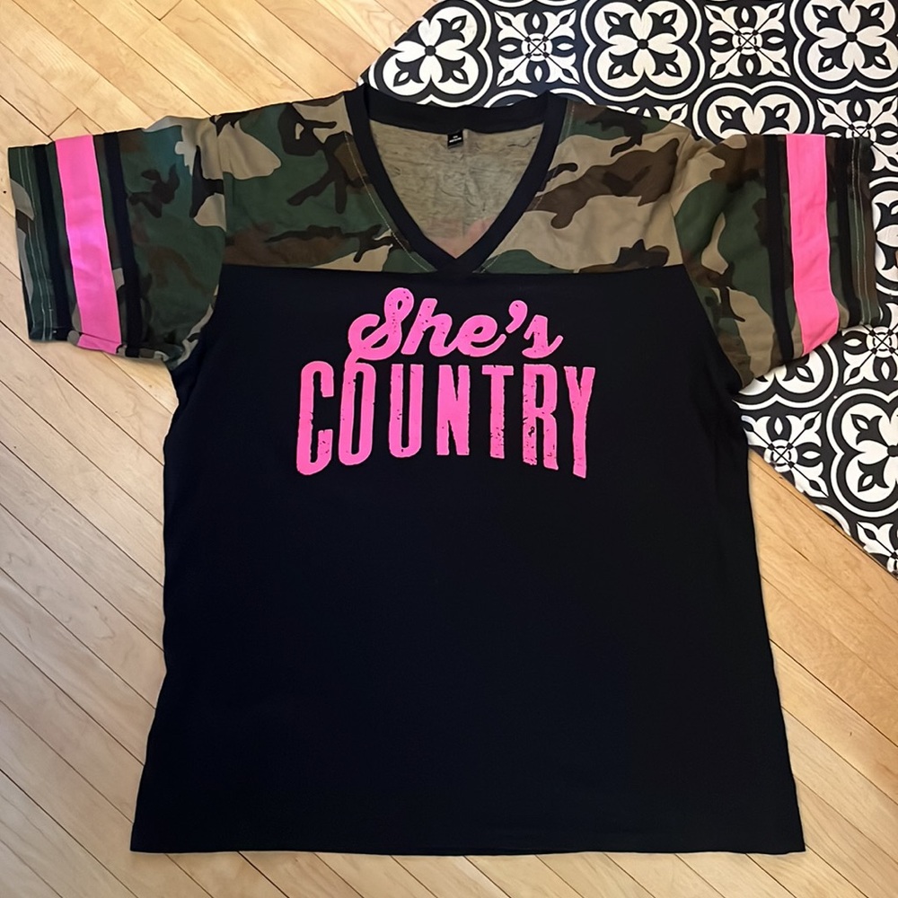 Jason Aldean “She’s Country” Graphic Camo t-shirt, like new, Size 2XL see note